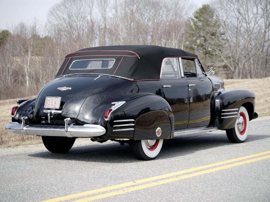  Cadillac Series 62 Convertible Sedan (6229D) 1941 года  (фото 9 из 51)